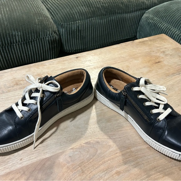 Born Shoes - Born | Black Leather Sneakers  | Zipper Accents | Women’s 10M